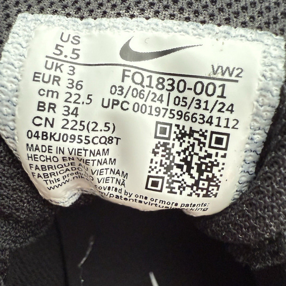 Nike Women’s MC Trainer 3 Workout Running Shoes Black/White Size 5.5 New - Picture 7 of 9